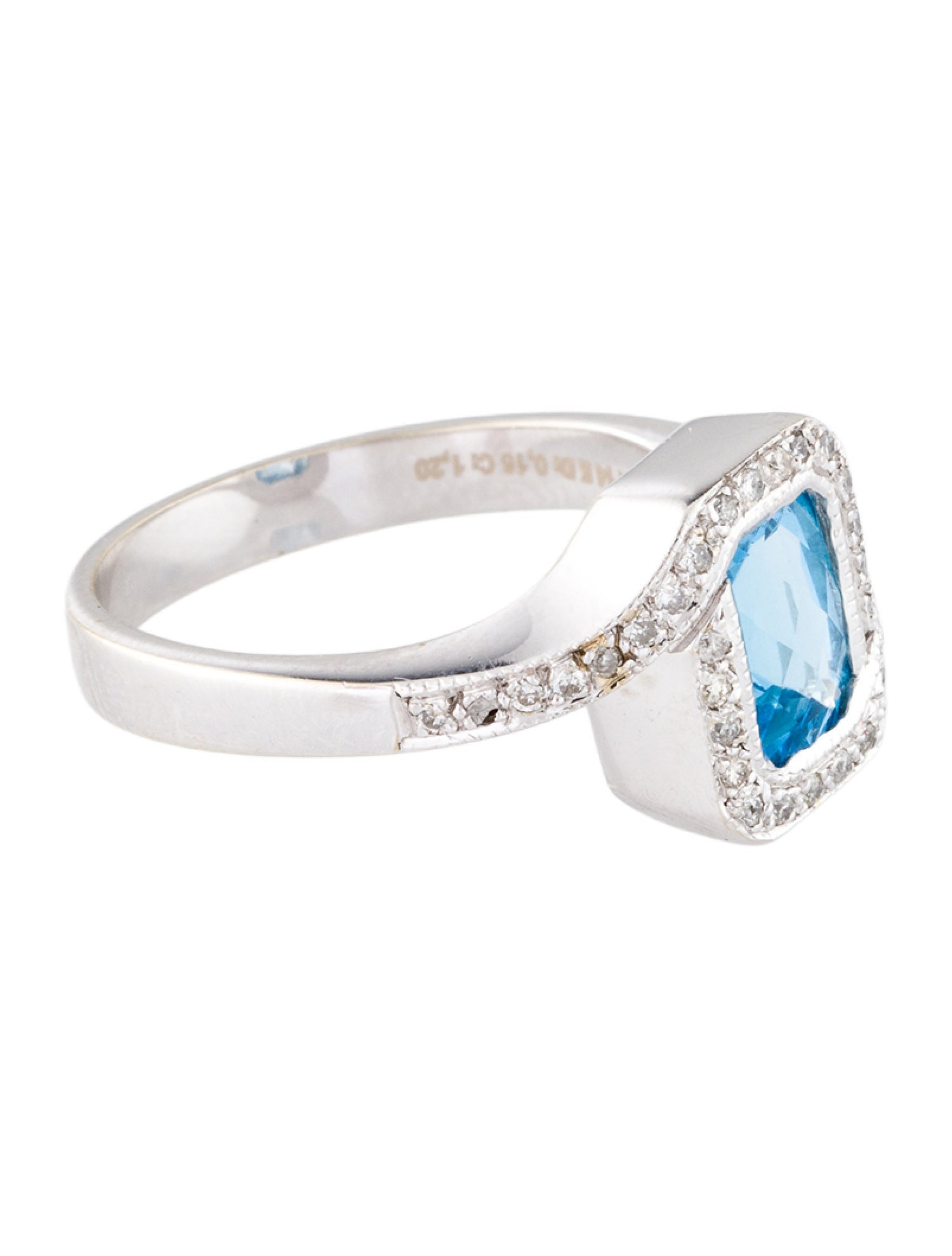 Ring 14K Topaz & Diamond Cocktail