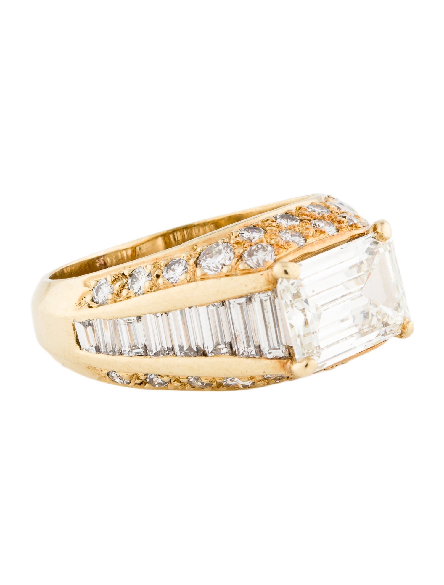 Ring 18K 3.89ctw Diamond Cocktail Ring