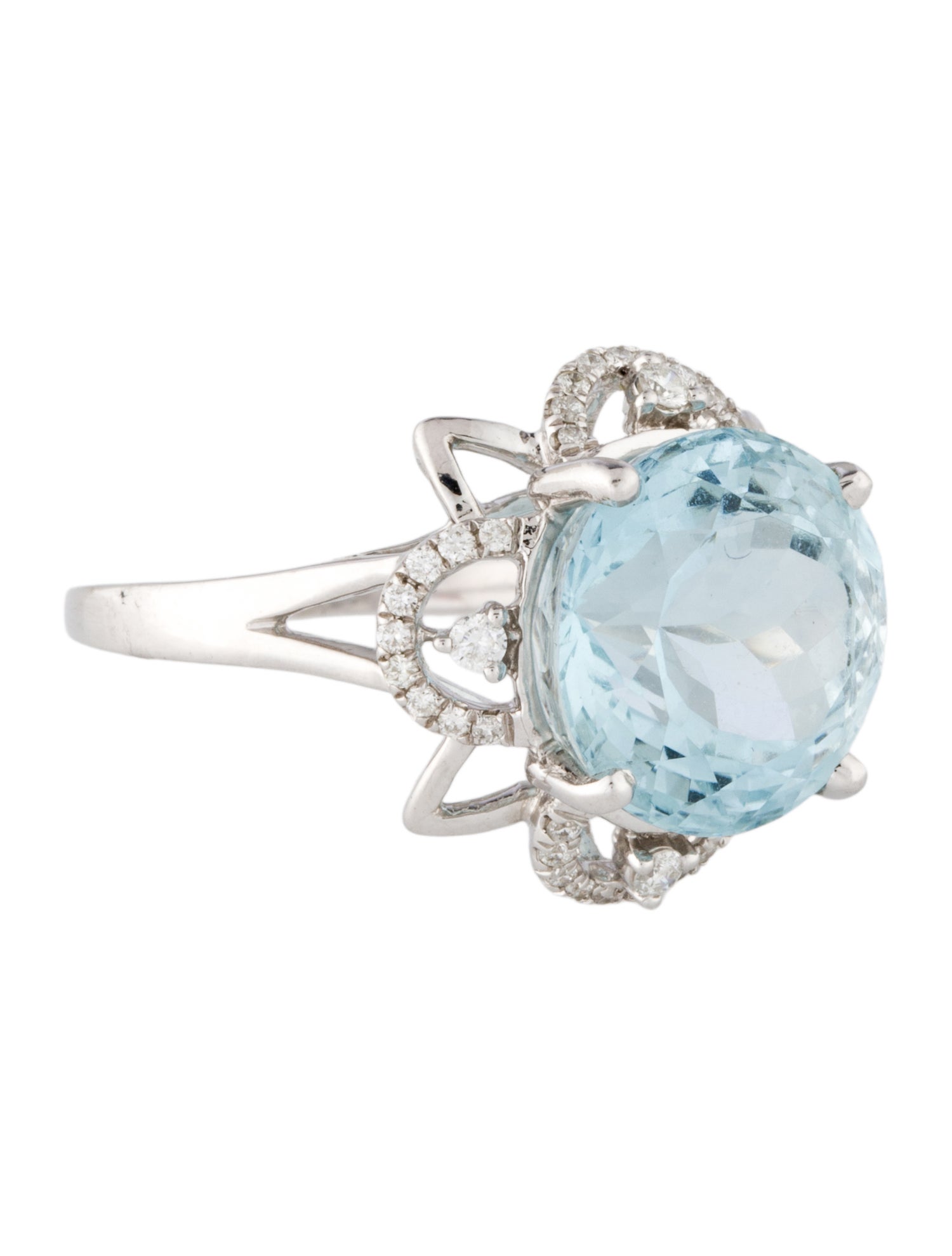 Ring 14K 7.50ct Aquamarine & Diamond Cocktail Ring