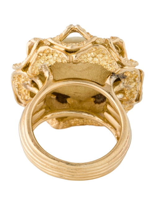 Ring 18K Mother of Pearl Cocktail Ring