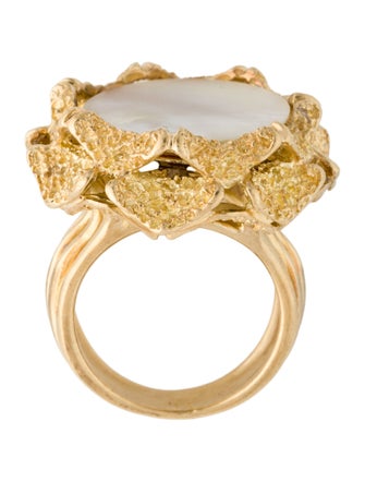 Ring 18K Mother of Pearl Cocktail Ring