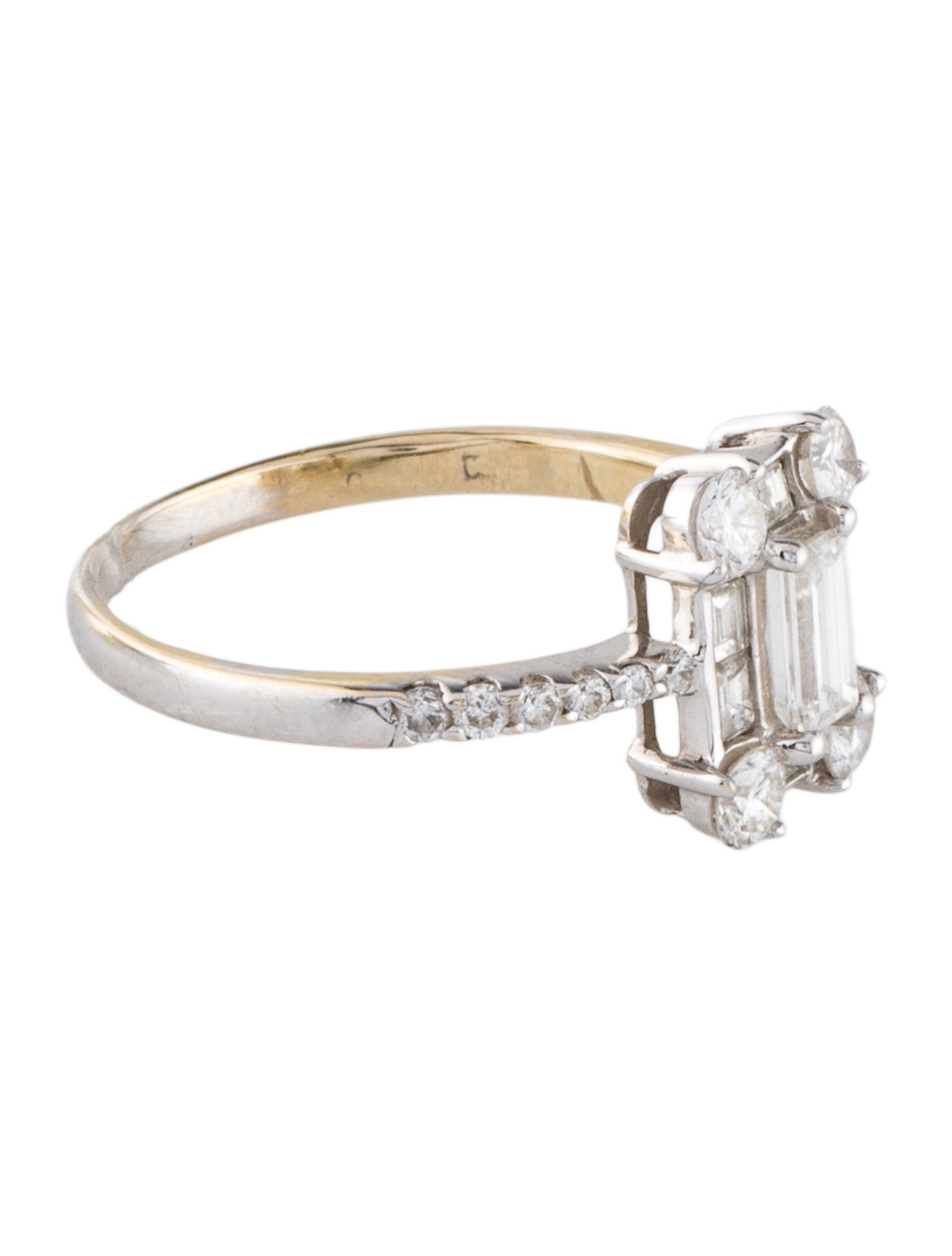 Ring 18K 1.34ctw Diamond Engagement Ring