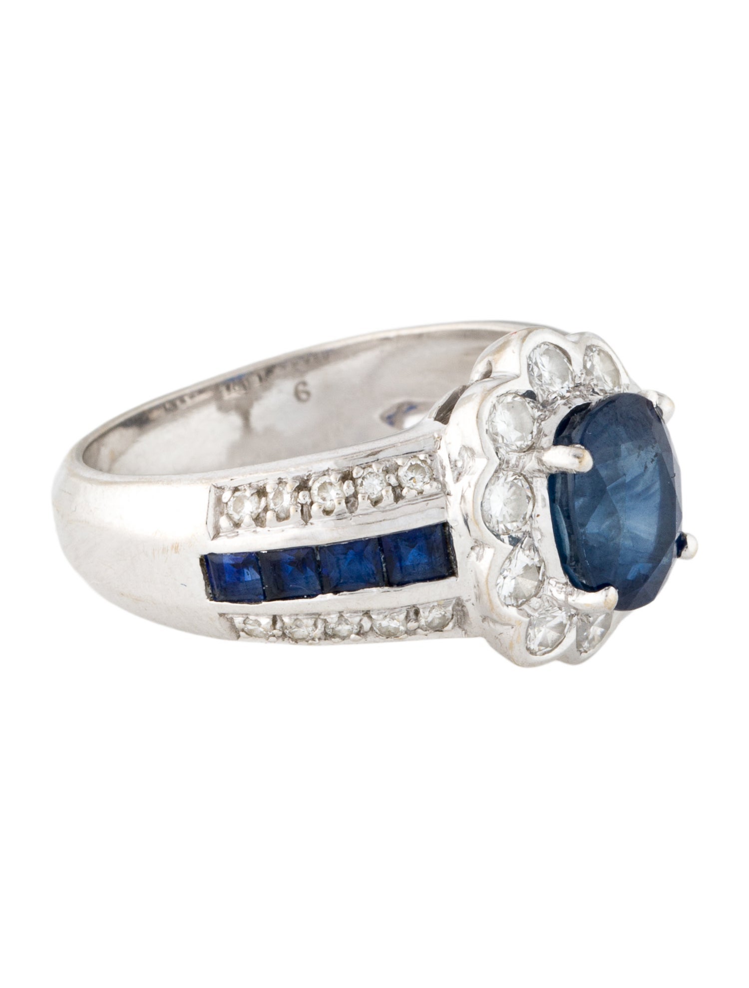 Ring 18K 1.81ct Sapphire & Diamond Cocktail