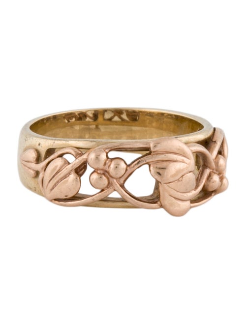 Ring 10K Textured Vine Band