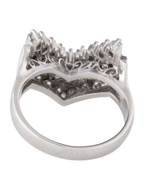 Ring Platinum Diamond 'V' Ring
