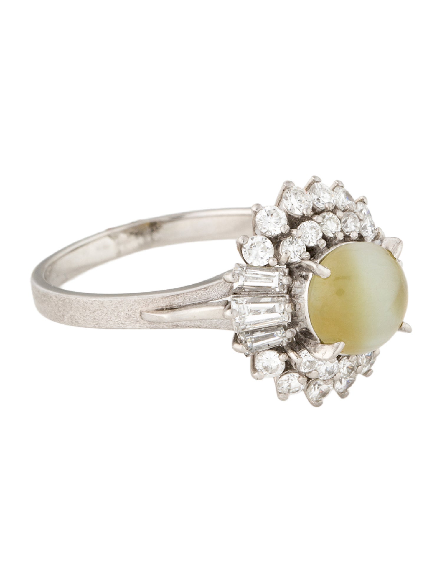 Ring Platinum 1.88ct Cat's Eye Chrysoberyl & Diamond Cocktail Ring