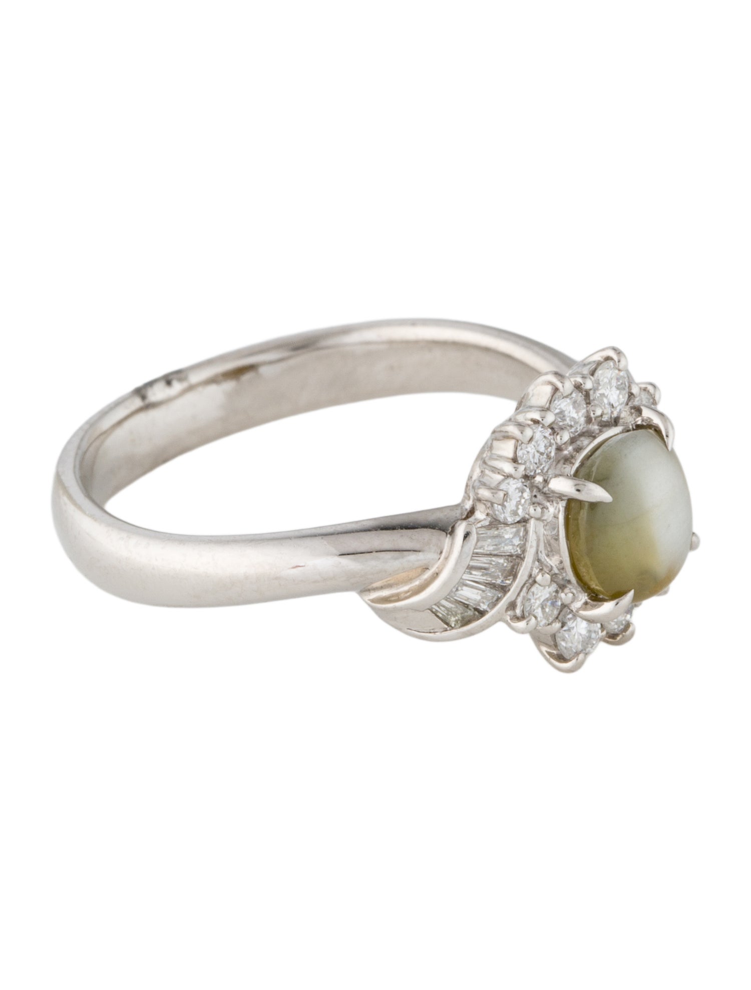 Ring Platinum 1.35ct Cat's Eye Chrysoberyl & Diamond Cocktail Ring