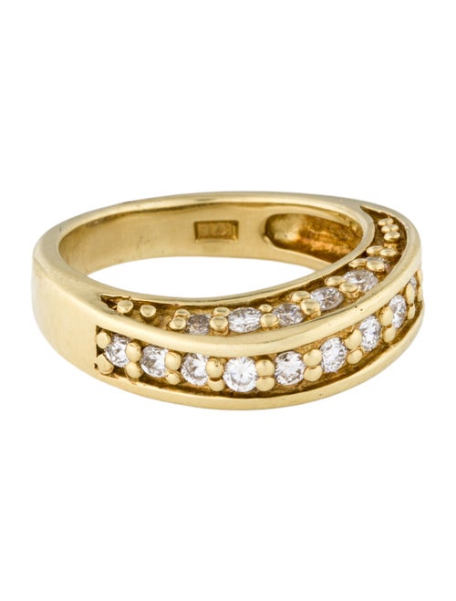 Ring 18K Diamond Wavey Dome Band