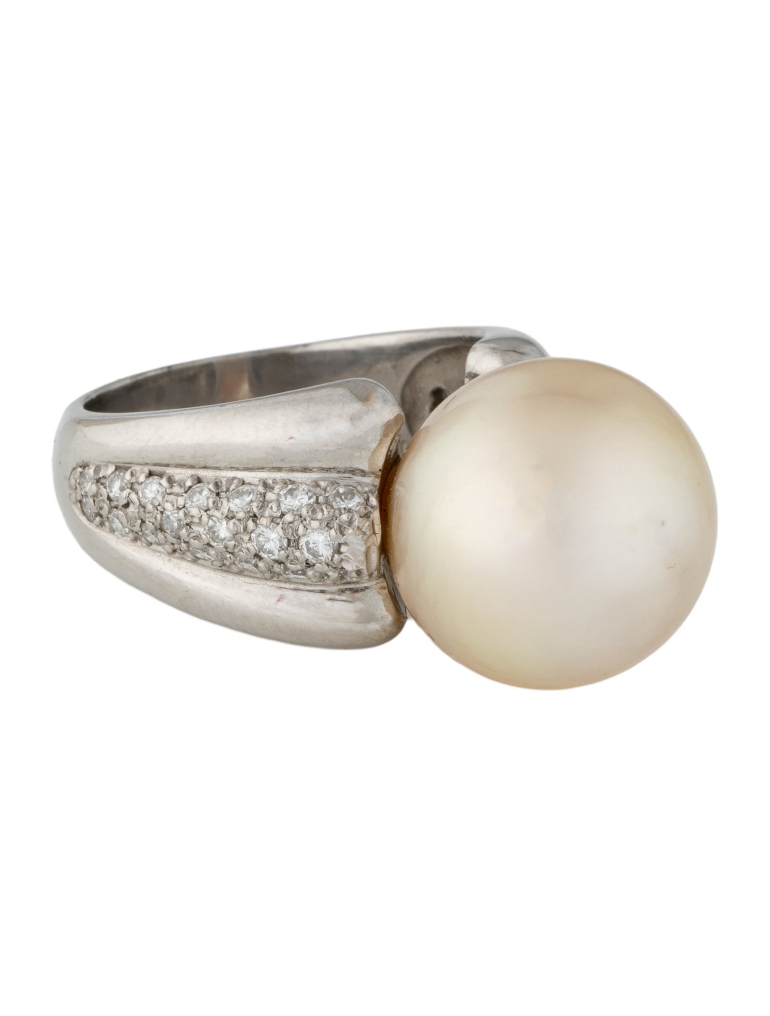 Ring Platinum Pearl & Diamond Cocktail Ring