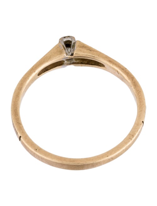 Ring 10K Diamond Ring