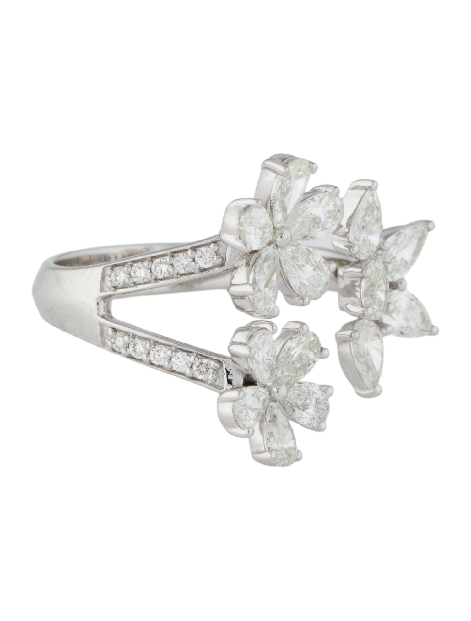 Ring 18K 1.69ctw Diamond Cocktail