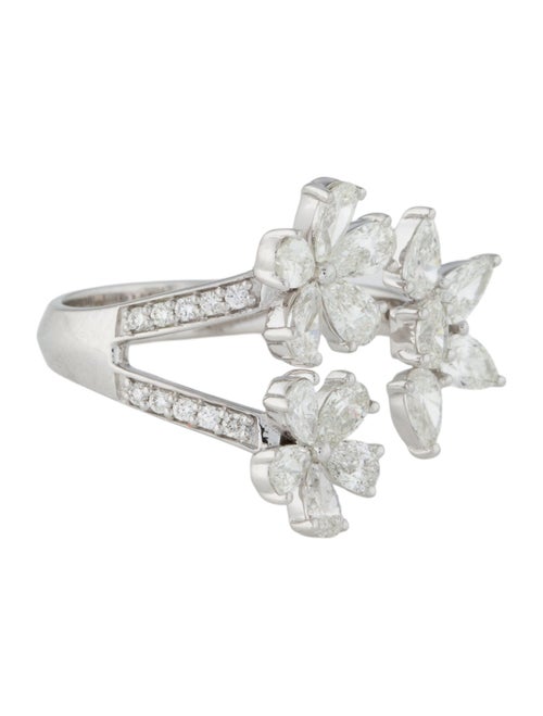 Ring 18K 1.69ctw Diamond Cocktail Ring