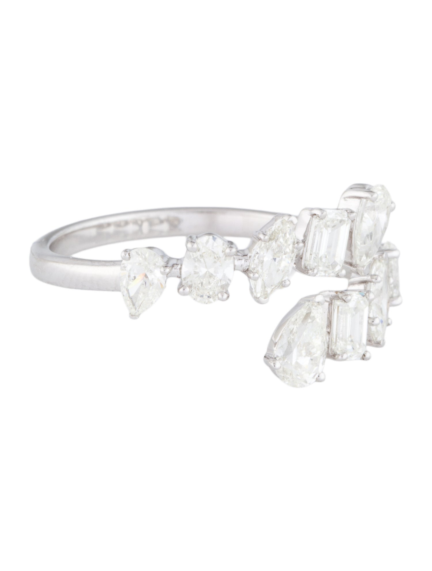 Ring 18K 1.67ctw Diamond Cocktail