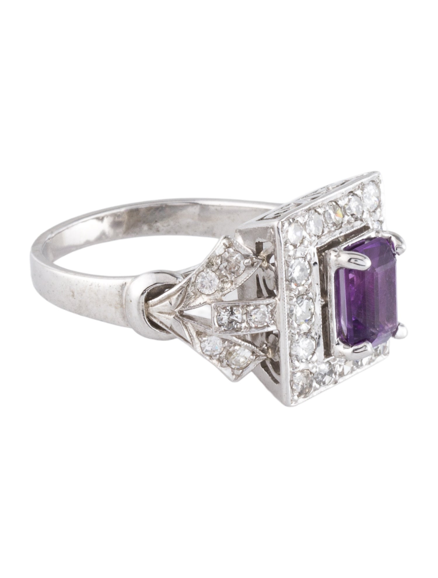 Ring 10K Amethyst & Diamond Cocktail
