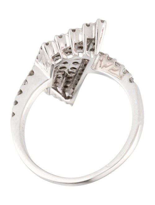 Ring 18K Diamond Cocktail Ring