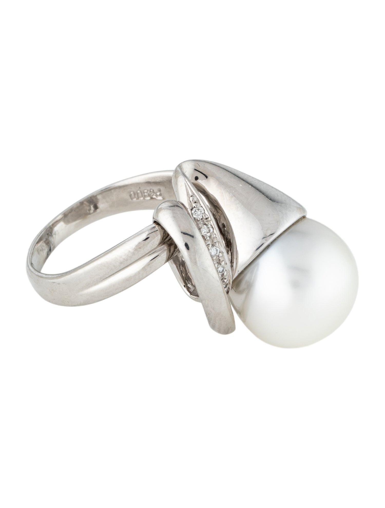 Ring Platinum Pearl & Diamond Cocktail Ring