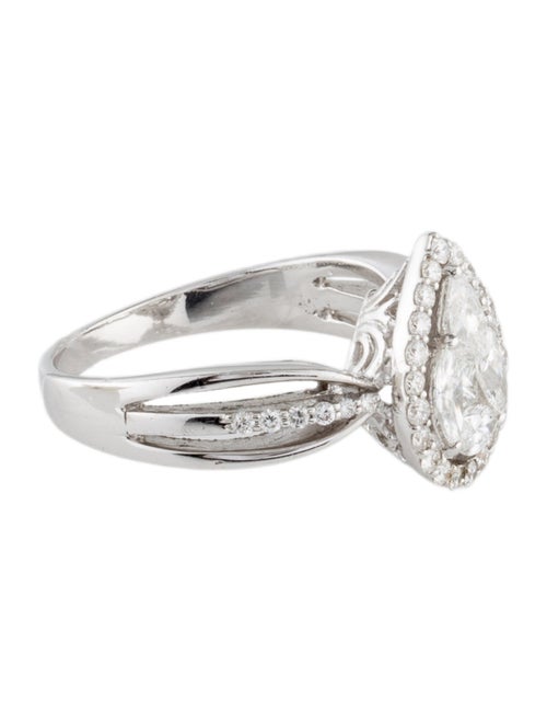 Ring 18K Diamond Pear Shaped Cocktail Ring