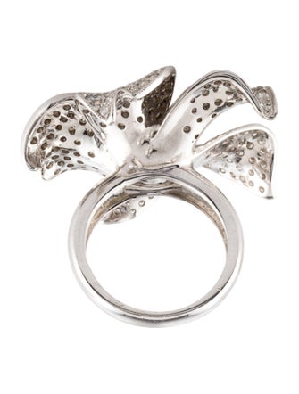 Ring 18K 2.60ctw Diamond Flower Cocktail Ring