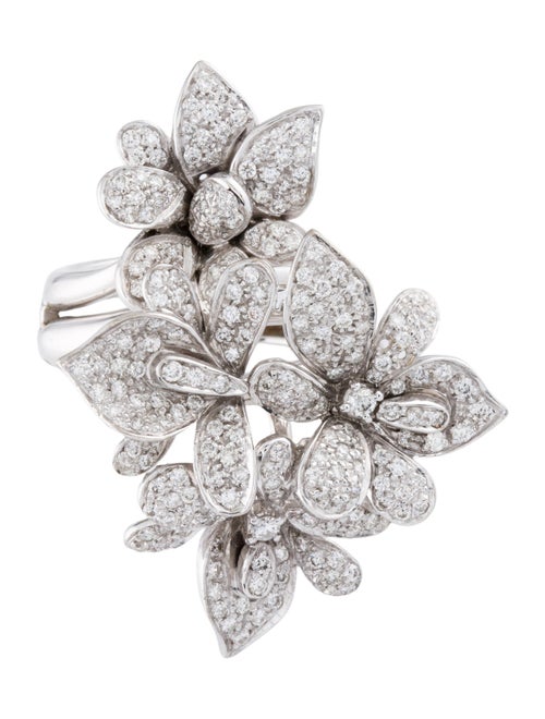 Ring 18K 1.13ctw Flower Cocktail Ring