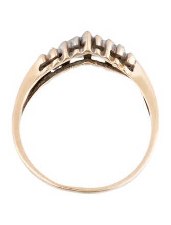 Ring 10K Diamond Band