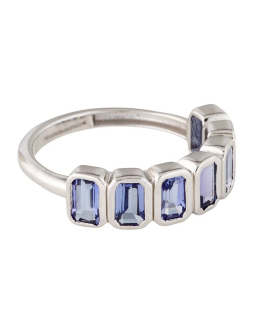 Ring 18K 1.61ctw Tanzanite Band