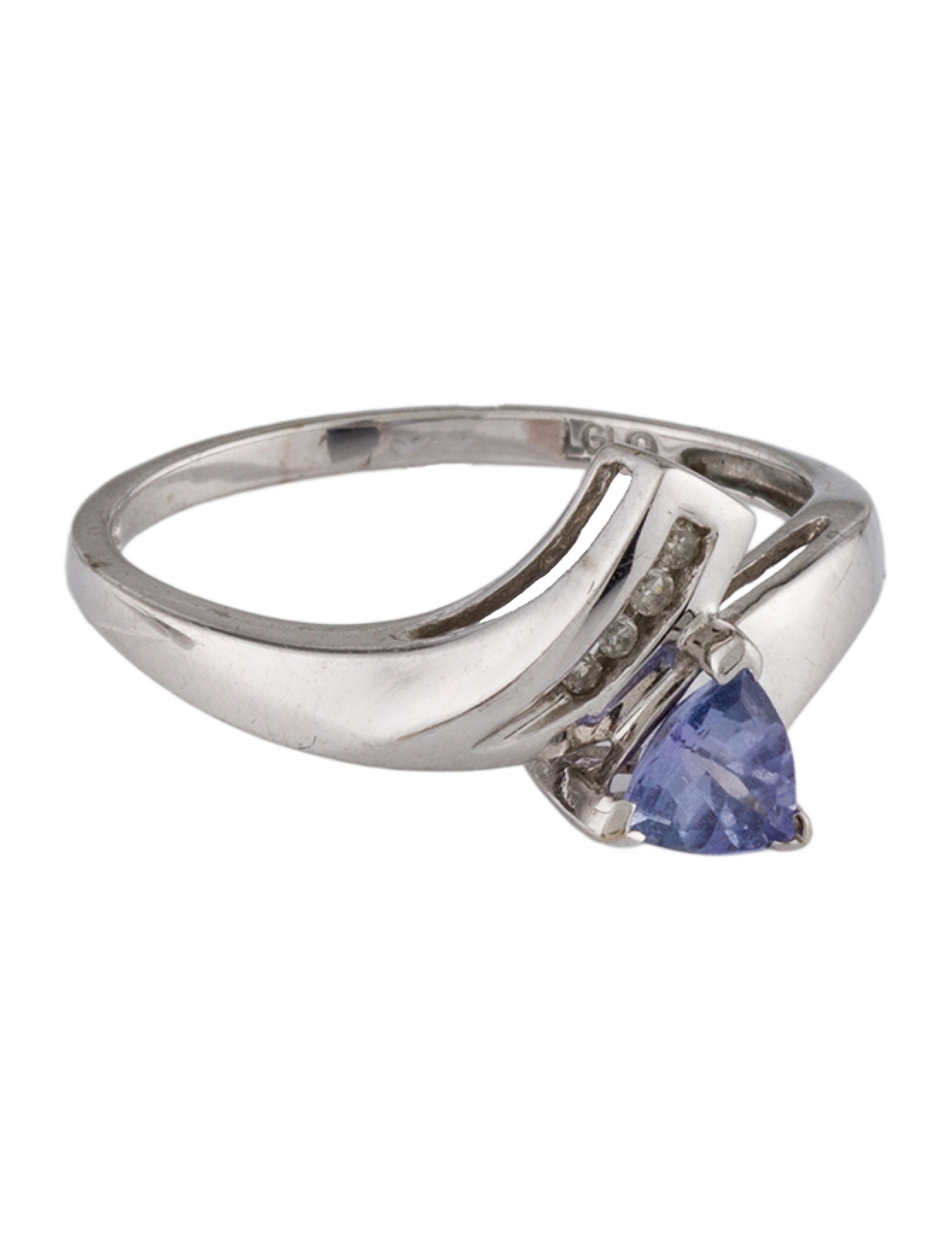 Ring 10K Tanzanite & Diamond Ring