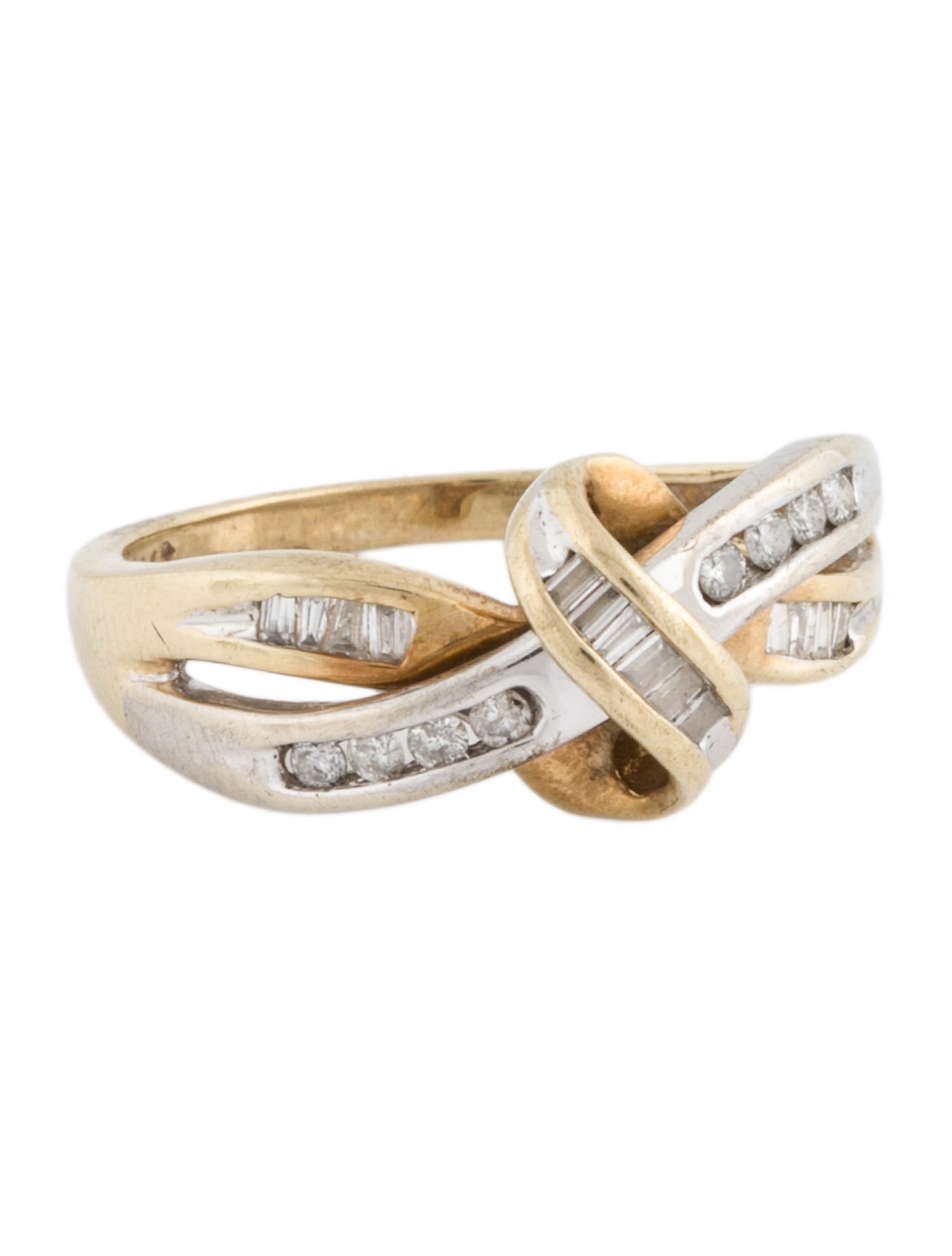 Ring 10K Diamond Crossover Knot Band