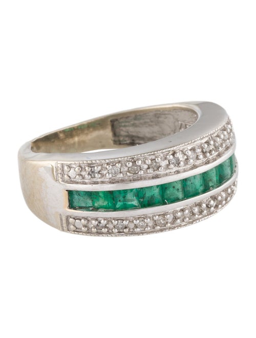 Ring 10K Emerald & Diamond Band