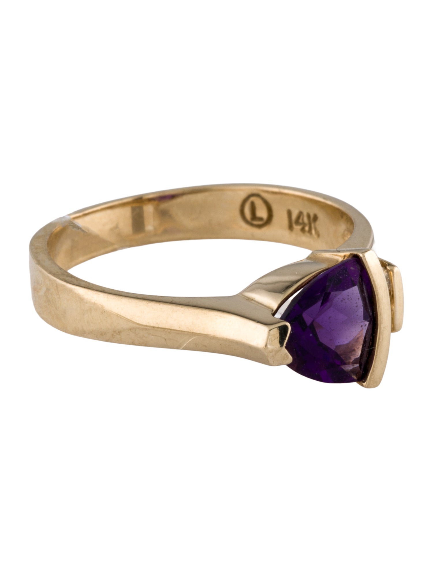 Ring 14K Amethyst & Diamond Cocktail