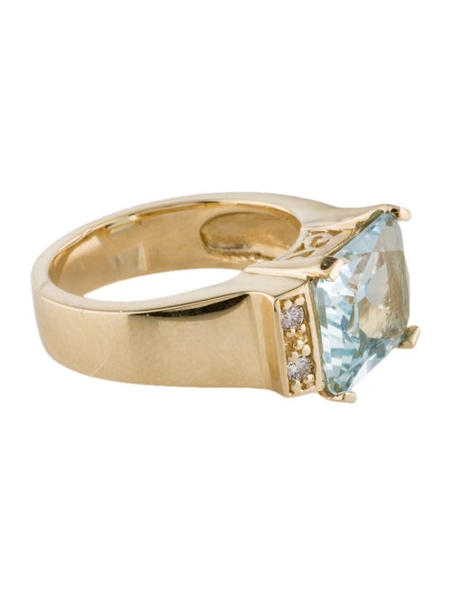 Ring 18K 4.31ct Aquamarine and Diamond Cocktail Ring