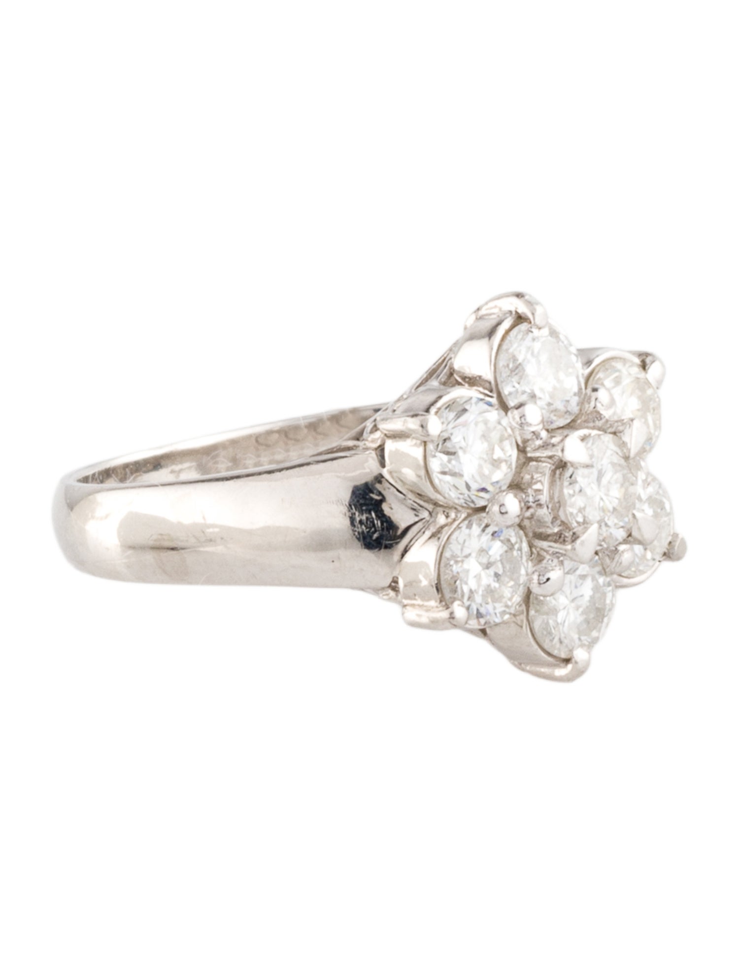 Ring Platinum 1.51ctw Diamond Flower Cocktail
