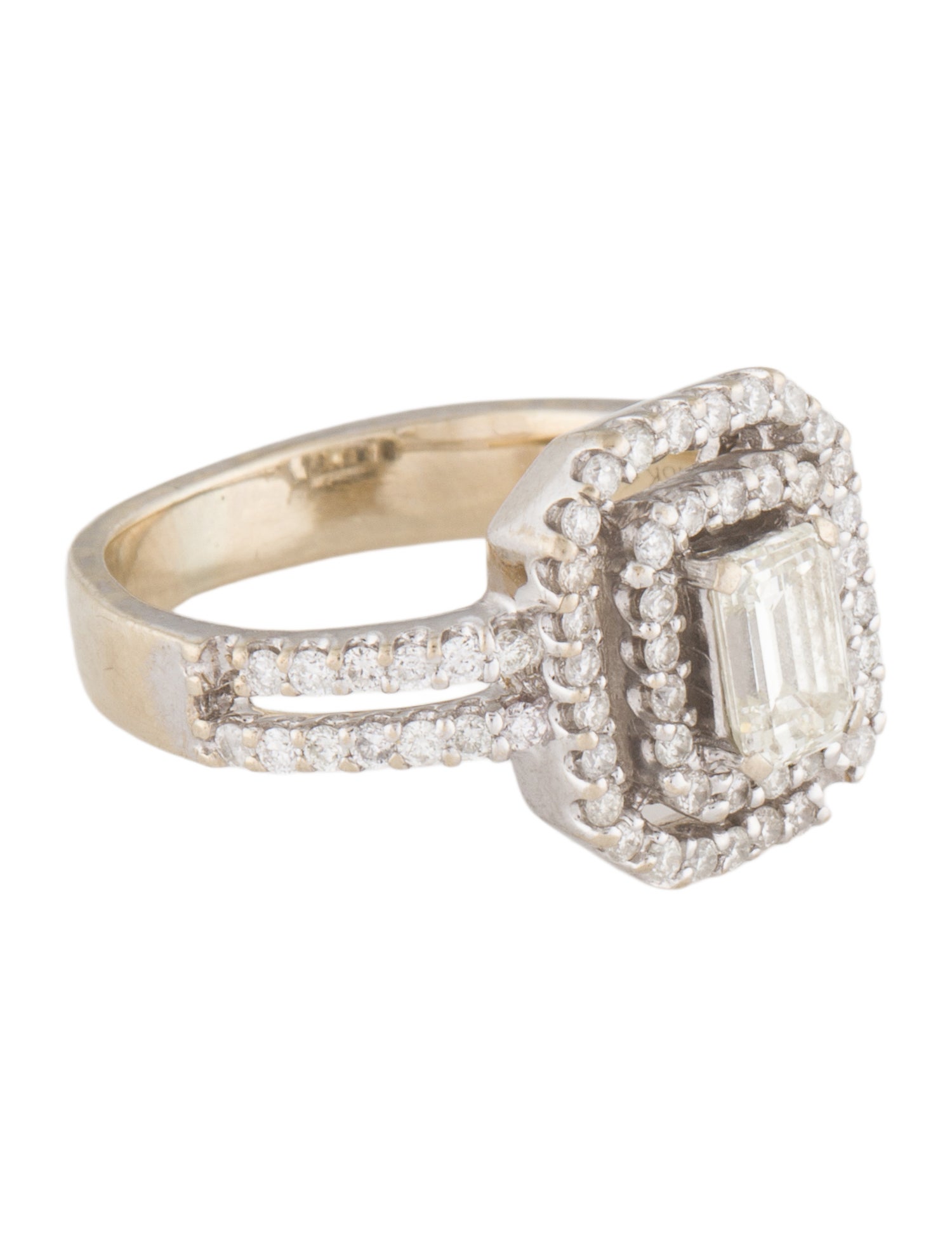 Ring 18K Diamond Cocktail