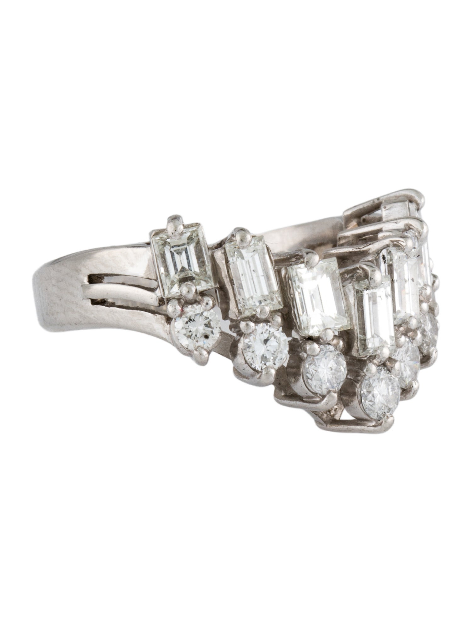 Ring Platinum 2.02ctw Diamond Curved Band