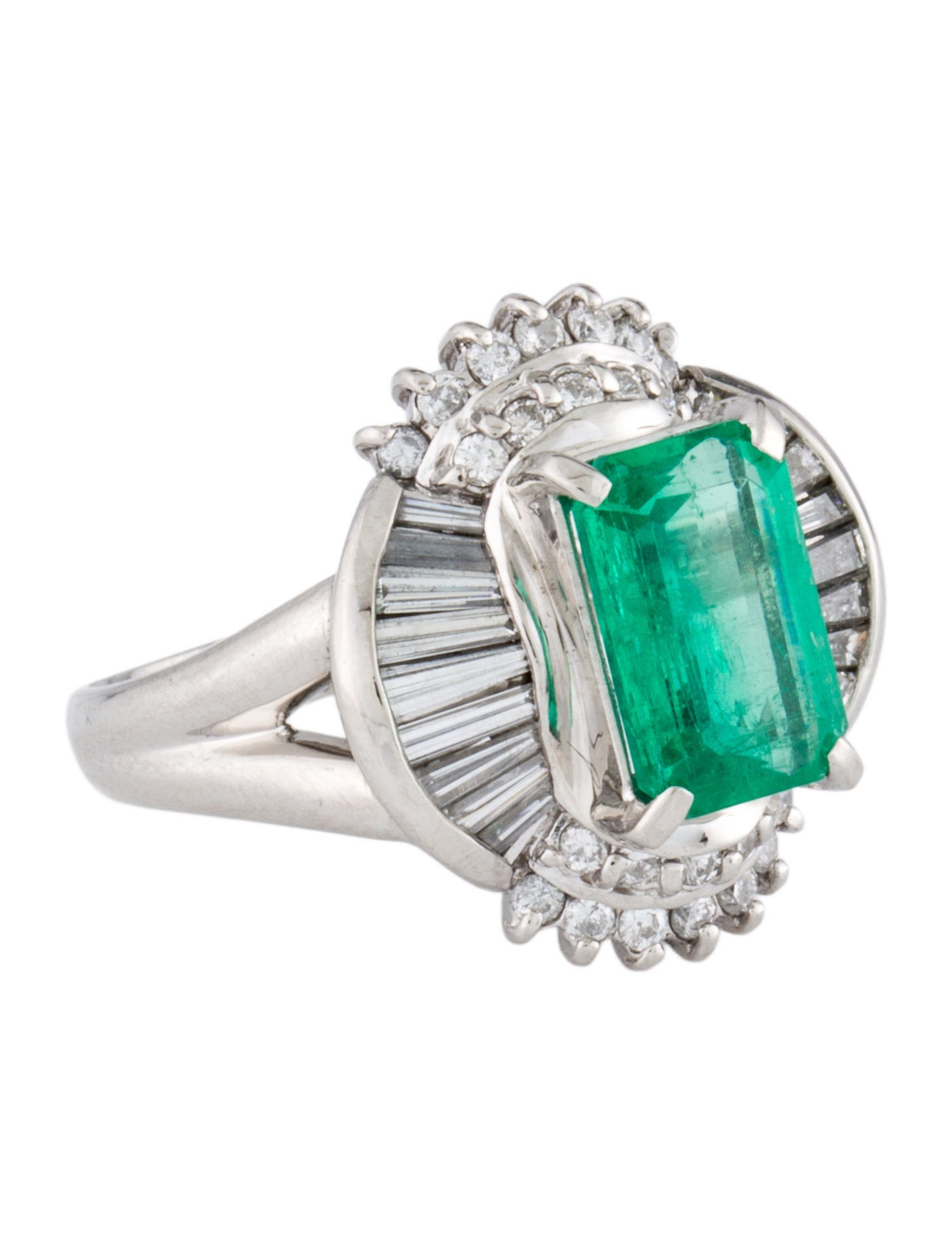 Ring Platinum 2.43ct Emerald & Diamond Cocktail RIng