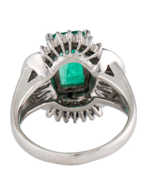 Ring Platinum 2.43ct Emerald & Diamond Cocktail RIng