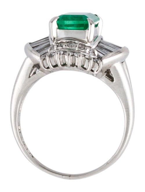 Ring Platinum 2.43ct Emerald & Diamond Cocktail RIng