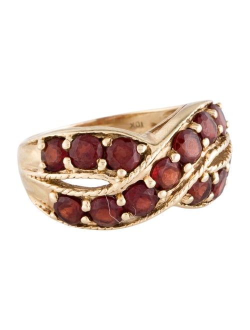 Ring 10K 2.73ctw Garnet Band