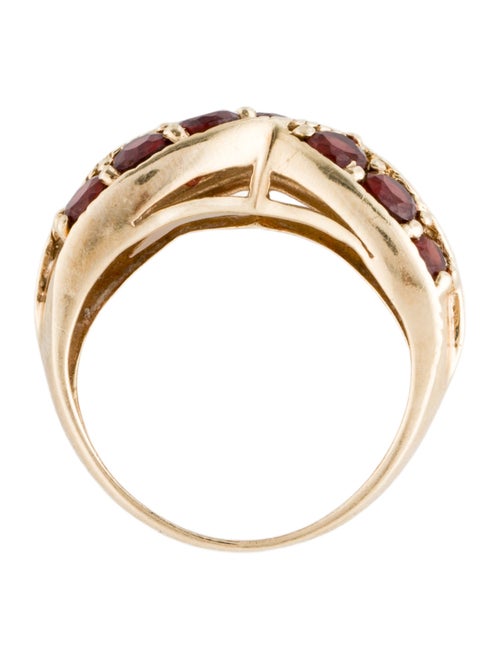 Ring 10K 2.73ctw Garnet Band
