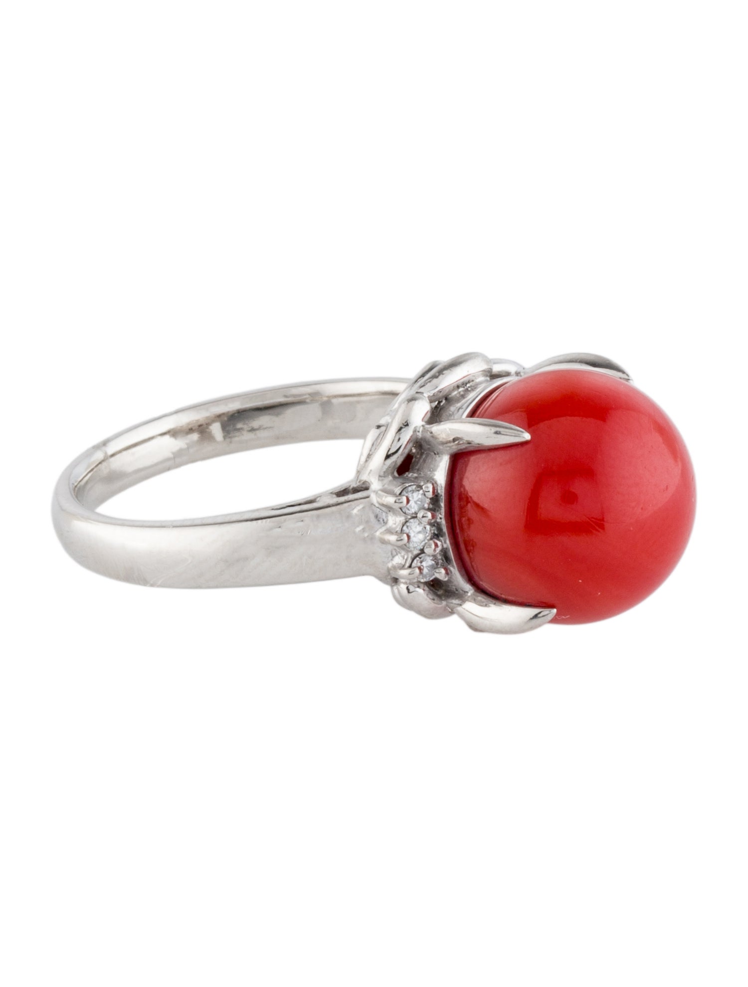 Ring Platinum Coral & Diamond Cocktail