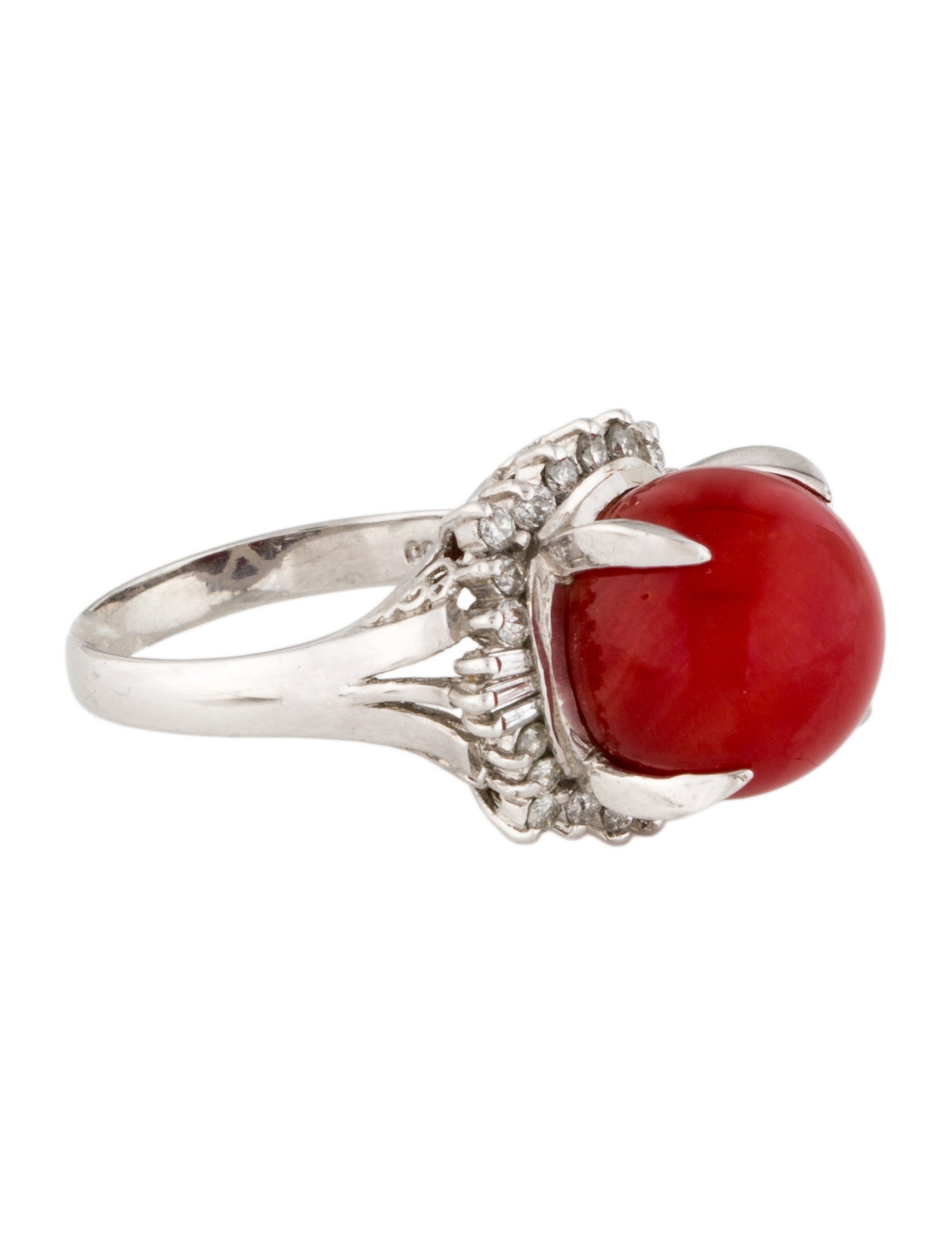 Ring Platinum Coral & Diamond Cocktail