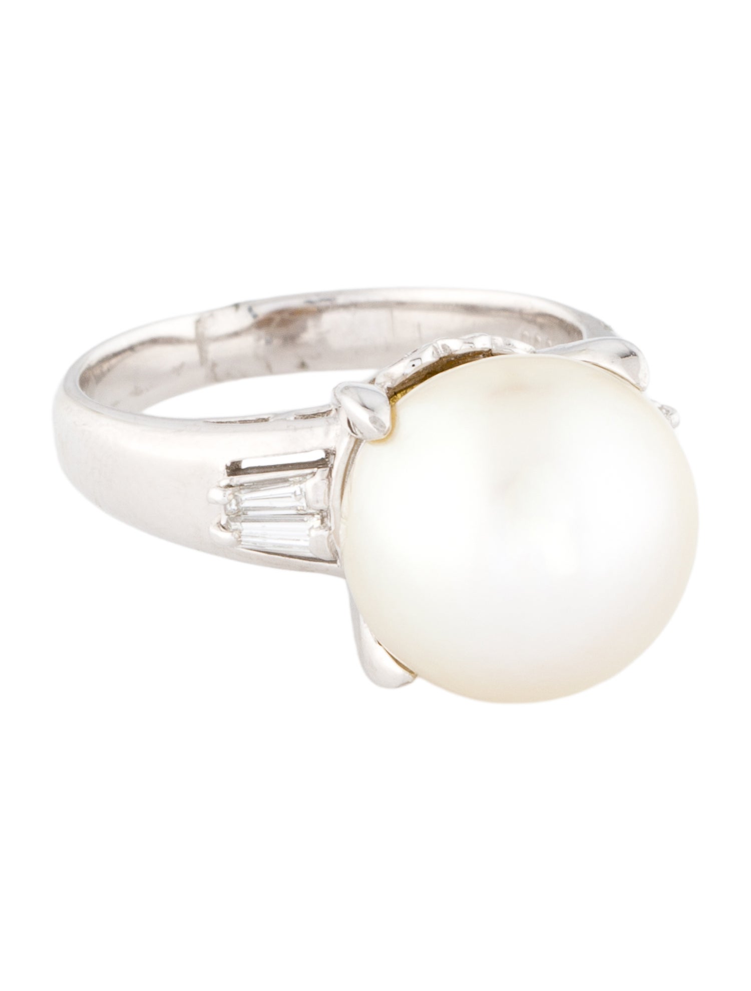 Ring Platinum Pearl & Diamond Cocktail Ring