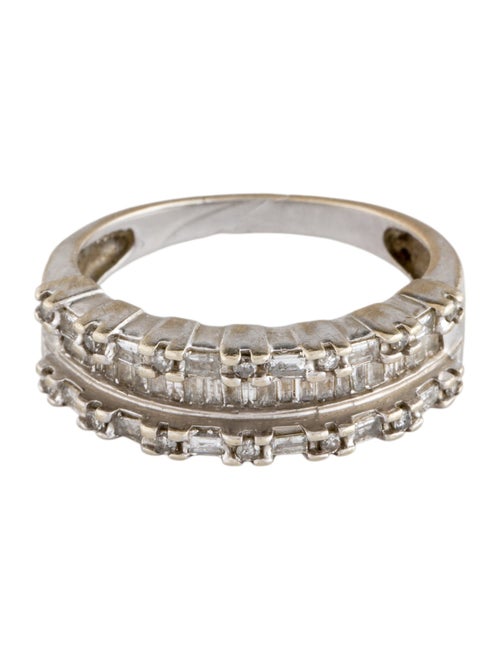 Ring 10K Diamond Half Band