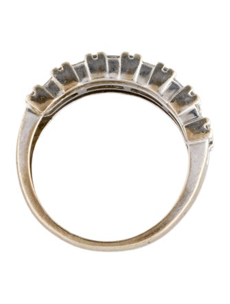 Ring 10K Diamond Half Band