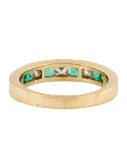 Ring 18K Emerald & Diamond Band
