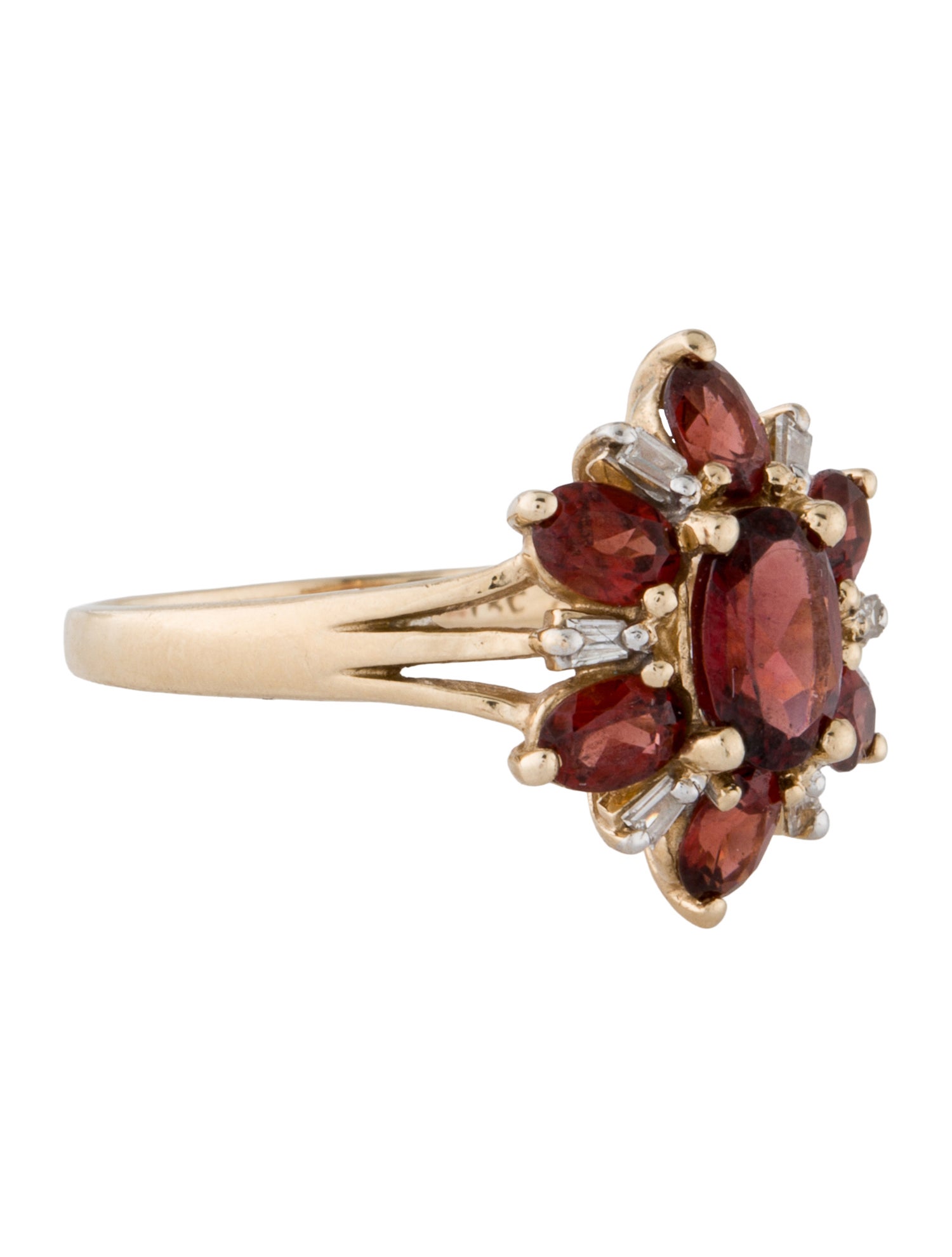 Ring 14K 2.30ctw Garnet & Diamond Cocktail