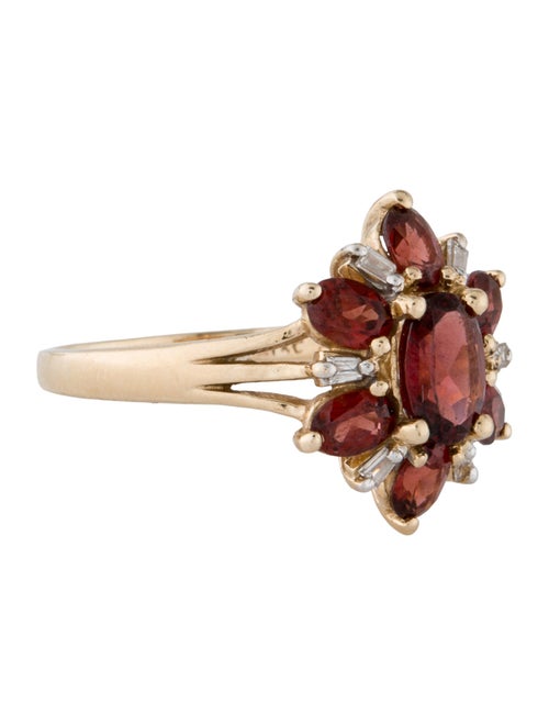 Ring 14K 2.30ctw Garnet & Diamond Cocktail Ring