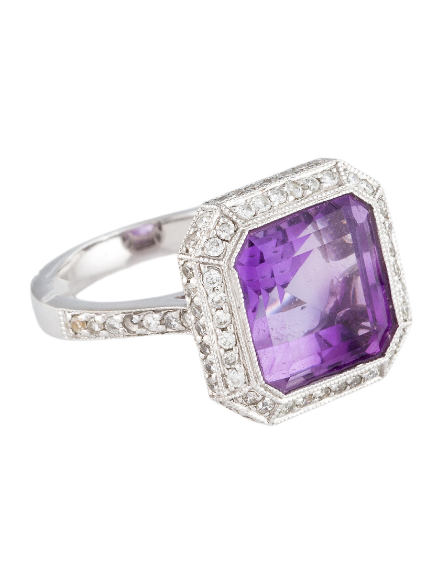 Ring 18K Amethyst & Diamond Cocktail
