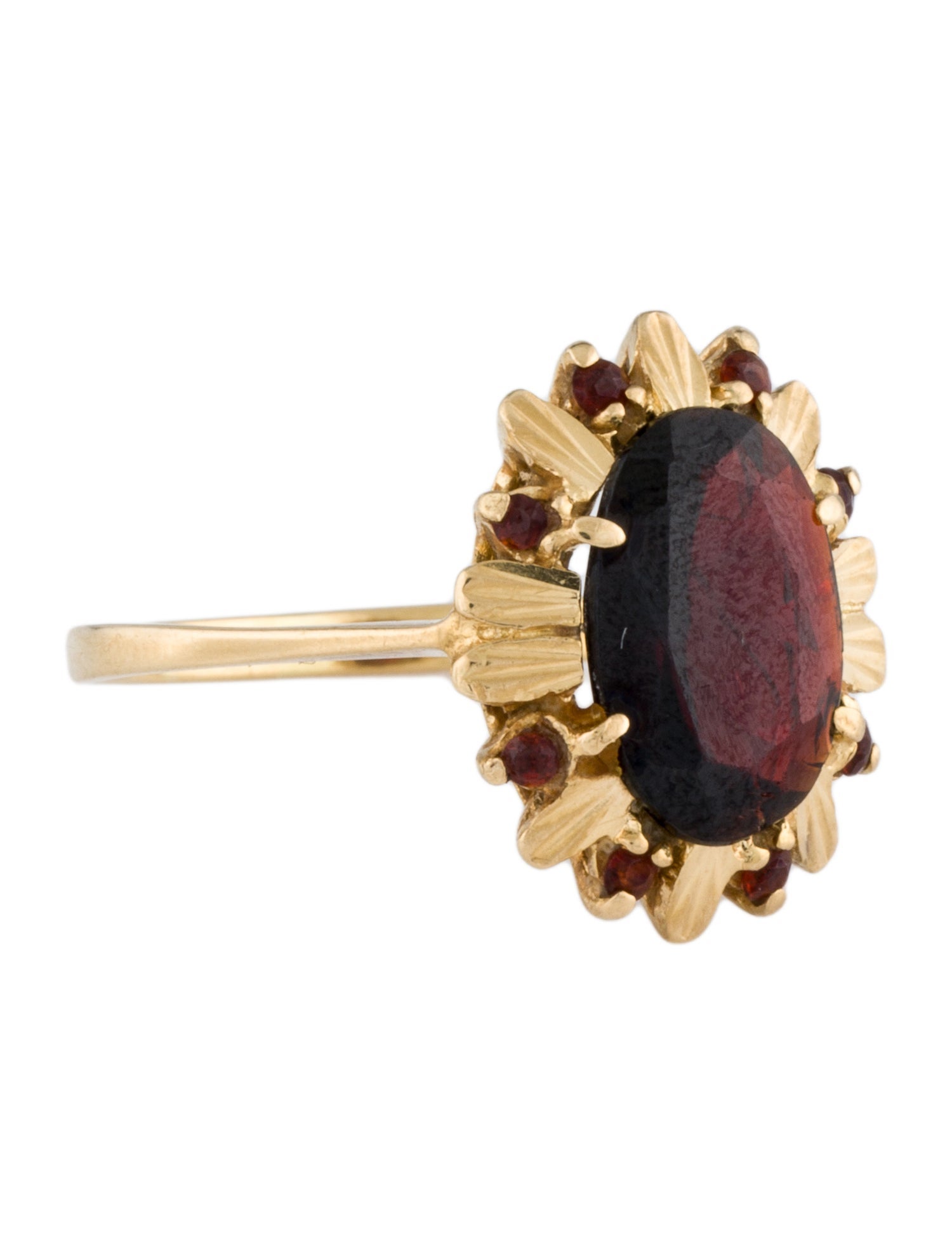 Ring 18K Garnet Cocktail