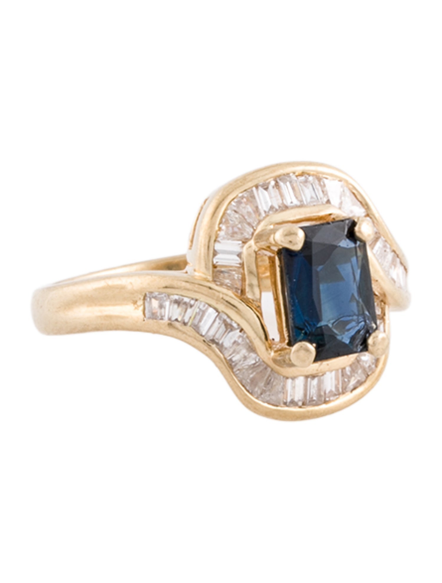 Ring 18K Sapphire & Diamond Cocktail