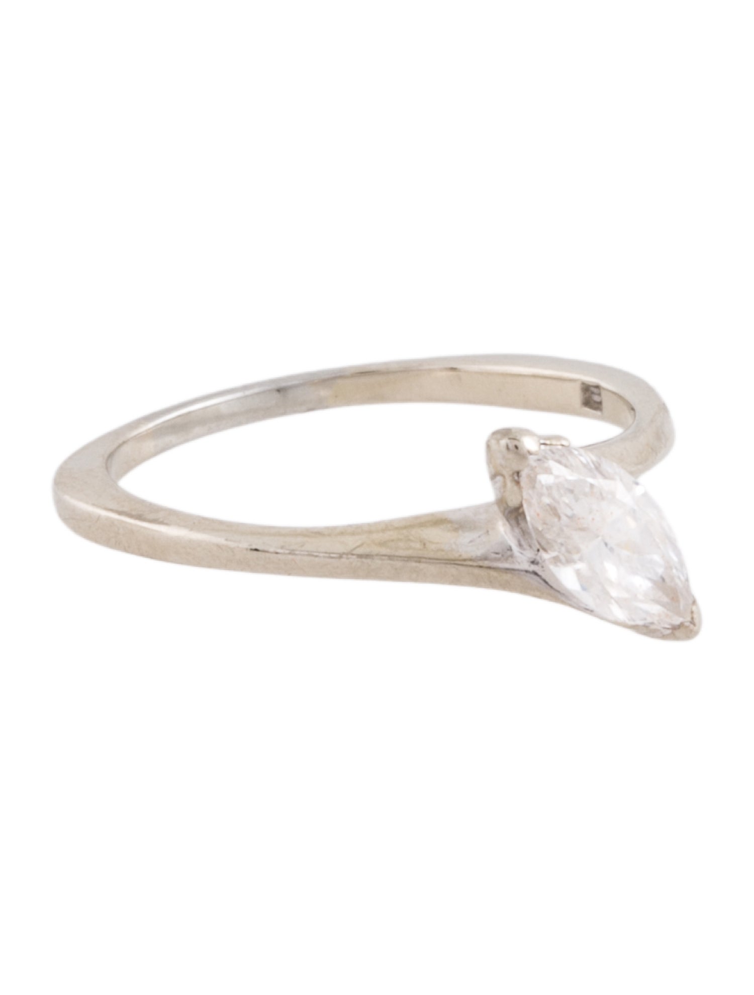 Ring 10K Diamond Engagement